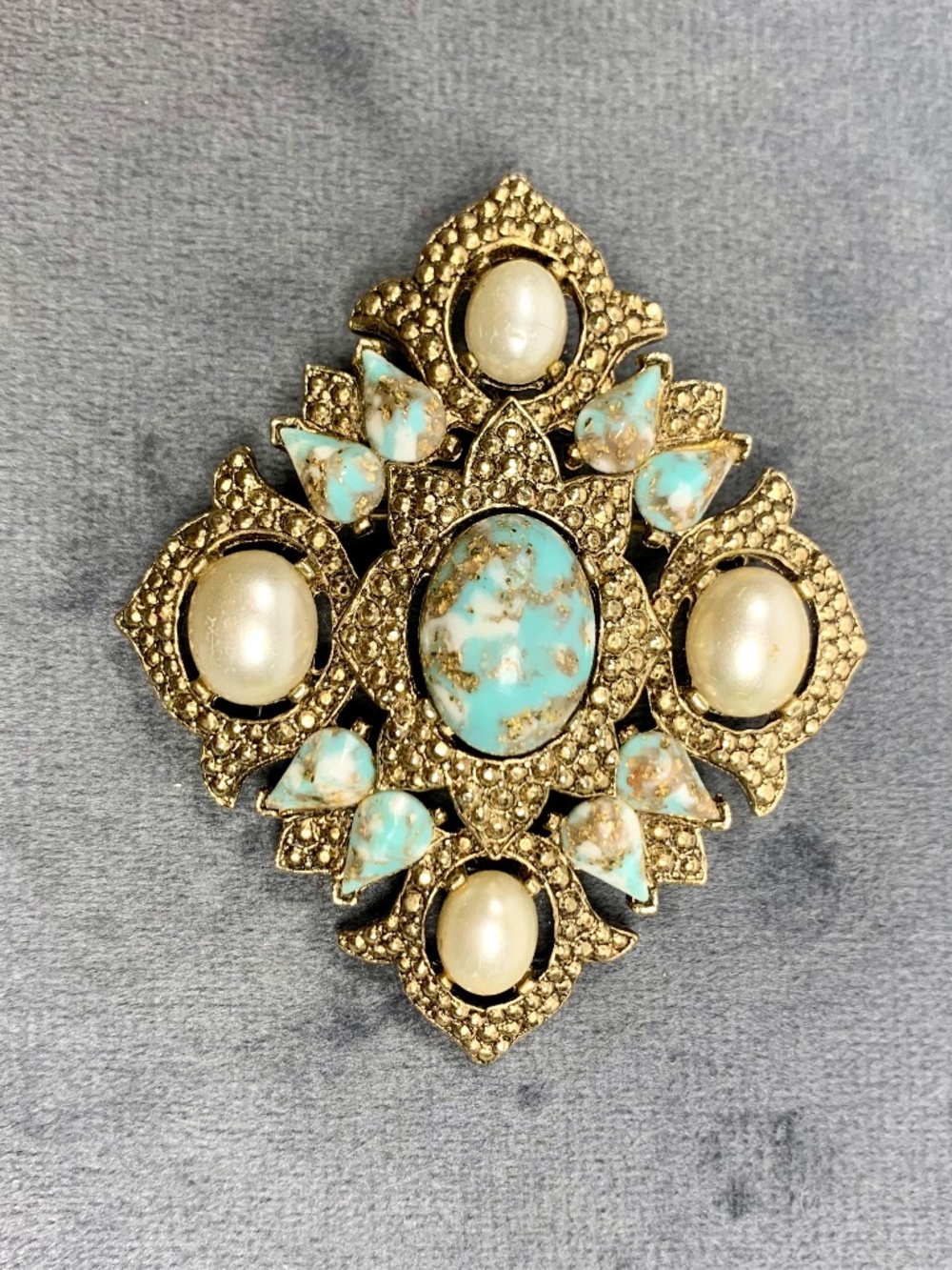 Sarah Coventry Victorian Style brooch pin/pendant turquoise pearl antique gold